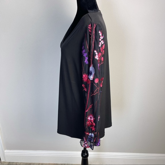 Susan Graver black sheer embroidered sleeve v-neck side slit blouse top size M - Picture 4 of 15
